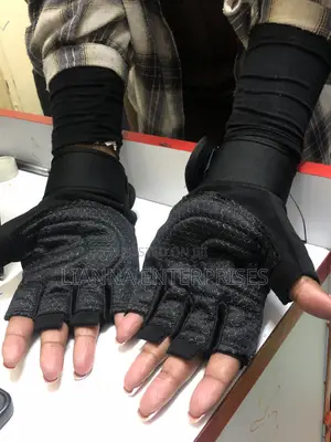 Gym Gloves Mpya