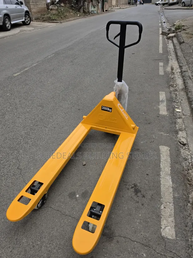 Heavy-Duty Hand Pallet Trolley 1220x685mm - 1