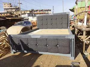 Kitanda cha Muundo wa Gridi ya Kijivu cha Kifahari