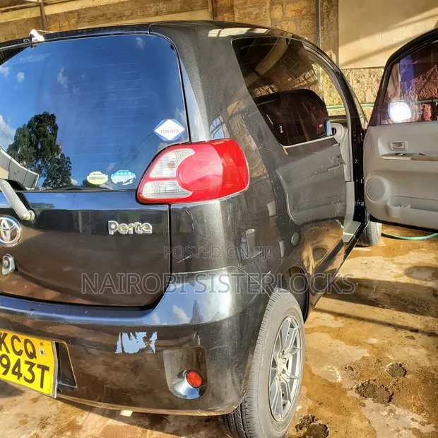Toyota Porte 2011 Black - 1