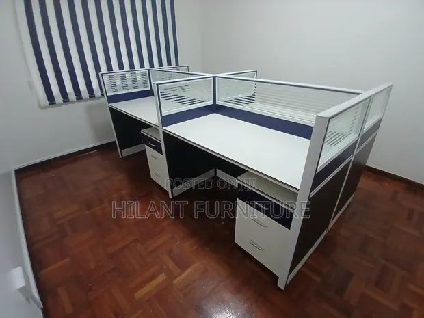 4-Way Ofisi Workstation | Moduli ya Watu 4 na Faragha - 1