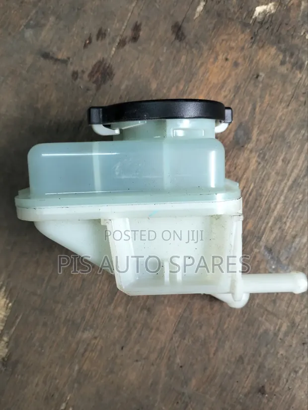 Toyota Hilux Revo Power Steering Fluid Tank (Used) - 1