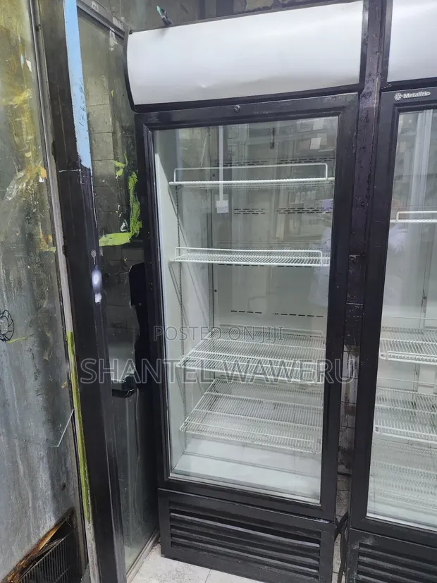 Clear B4 Display Refrigerator 650L Iliyotumika - 1