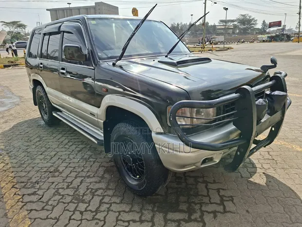Isuzu Trooper 1999 Kijani - 1