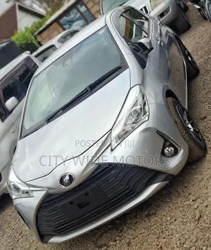 Toyota Vitz 2019 Nyeupe