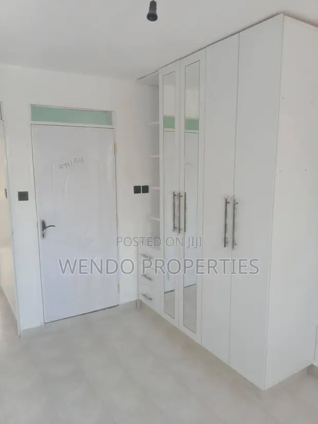 Apartment ya Vyumba 2 Master Ensuite kwa Upangishaji Ngong CBD - 1