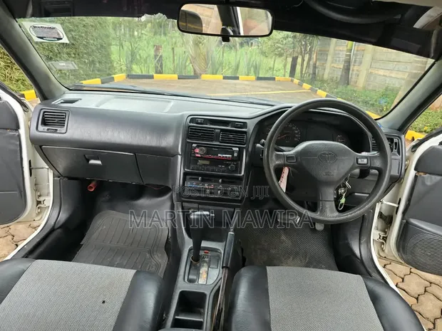 Toyota Caldina 2001 White - 1