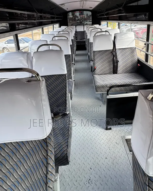 Isuzu NQR 2022 Bus ya Viti 33 - 1