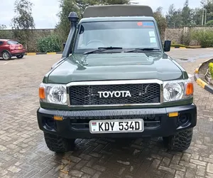Toyota Land Cruiser 79 Series Pickup 2017 Green