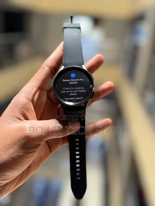 Samsung Galaxy Watch 5 Pro (Refurbished) - 1