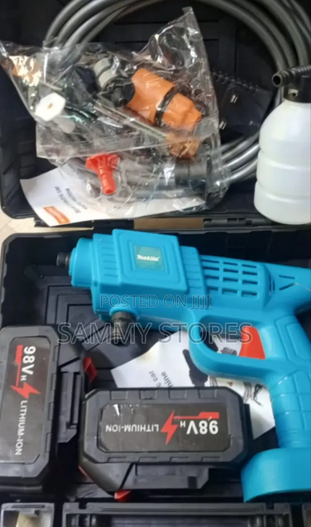 Makita Cordless Car Wash Gun with Foam Spray - 1