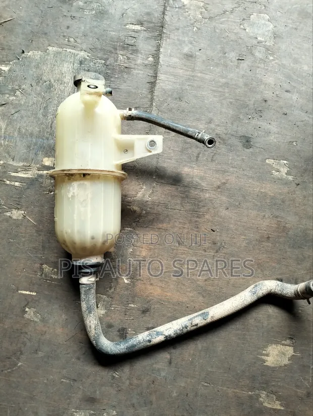 Toyota Hilux Vigo Coolant Tank - 1