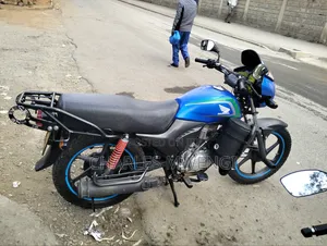 Honda CB 150R 2025 Blue