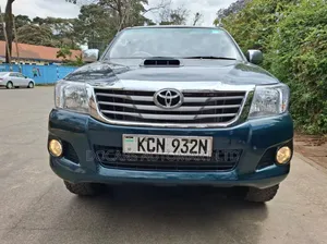 Toyota Hilux 2011 Double Cabin