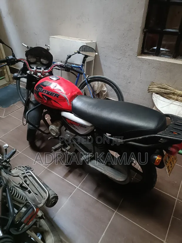 Bajaj Boxer 150 UG 2021 Nyekundu - 1