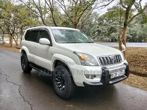 Toyota Land Cruiser Prado 2007 Nyeupe