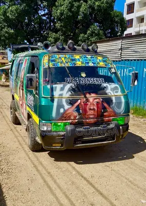 Nissan Caravan (Urvan) 1999 - Tayari kwa Kazi