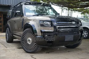Land Rover Defender 110 2023