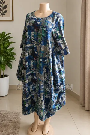 Maxi Dress yenye Picha ya Abstract - Raha Bila Juhudi