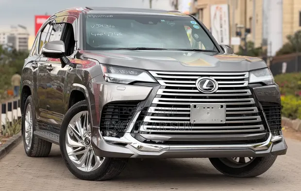 Lexus LX 600 2022 Silver - 1