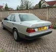 Mercedes-Benz 200E 1990 Silver - 4