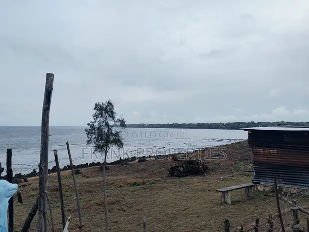 Eneo la Ekari 2 Ufukweni kwa Uuzaji Bofa, Kilifi - 1