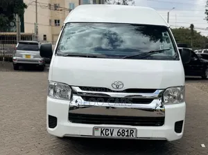 Toyota HiAce 2019