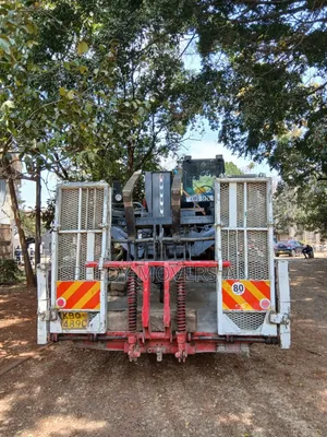 Lowloader Mguu Kumi kwa Huduma za Usafirishaji