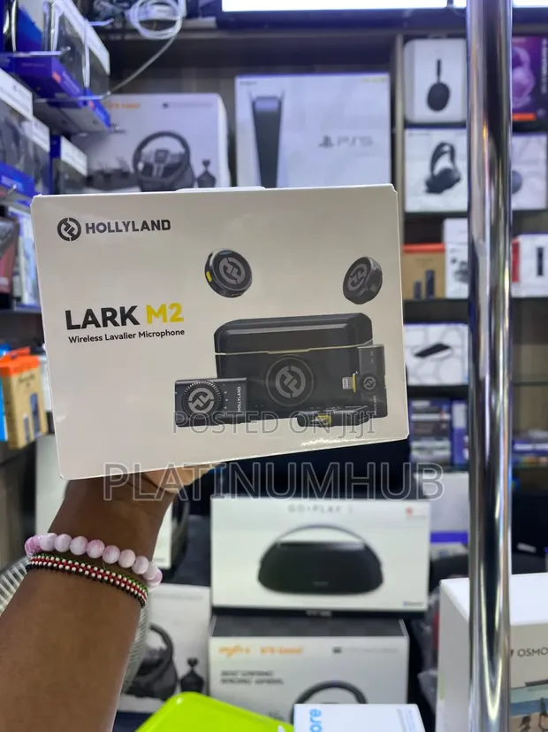 Hollyland Lark M2 Wireless Duo Microphone System - 1