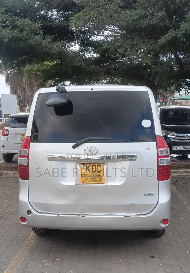 Toyota Noah for Hire - 1