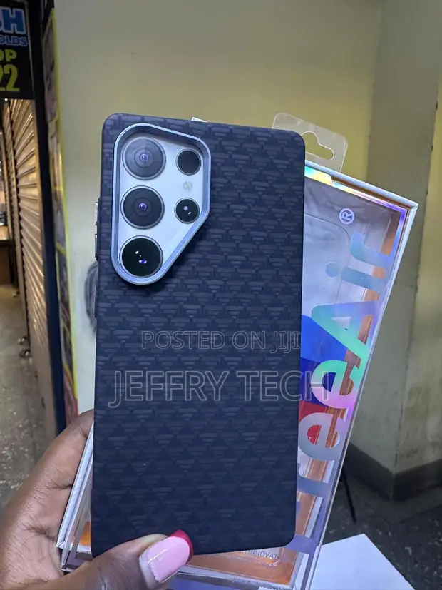 FreeAir Carbon Fiber Texture Magnetic Case for Samsung Galaxy S24 Ultra - 1