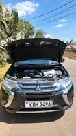 Mitsubishi Outlander 2016 PHEV Nyeusi - 5