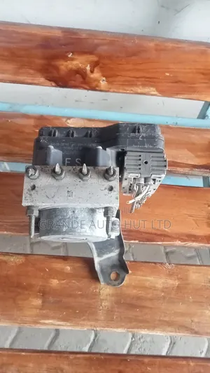 Toyota Noah ABS Pump