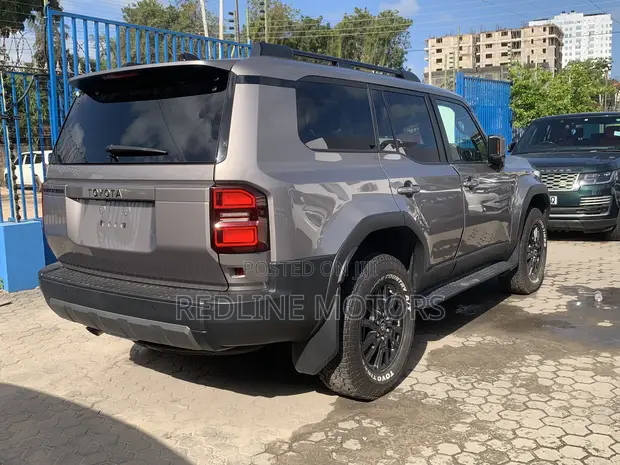 Toyota Land Cruiser Prado 2.7 2024 Silver - 1