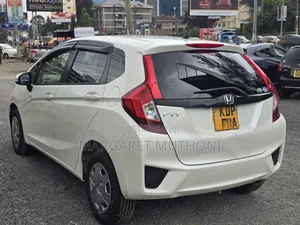 Honda Fit 2016 Nyeupe