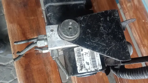 Mazda Demio ABS Pump (Used) - 1