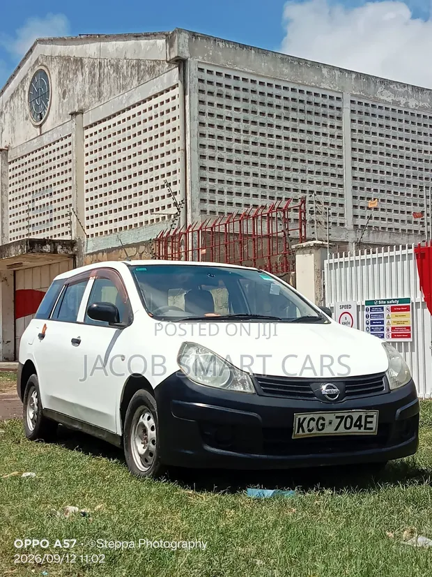 Nissan Advan 2011 White - 1