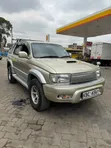 Toyota Hilux Surf 2001 Dhahabu - 2