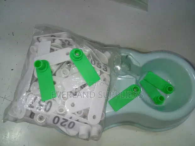 Signature Livestock Ear Tags - 1