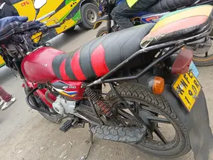 Bajaj Boxer 2019 Nyekundu