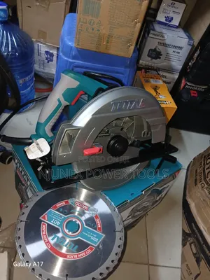 Total 2200W Industrial Circular Saw (Model TS)