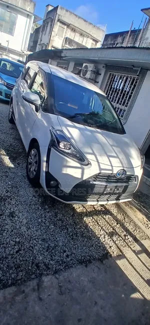 Toyota Sienta 1.5 FWD 2016 Nyeupe