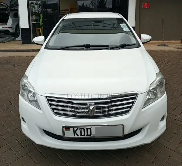 Toyota Premio 2014 - 1