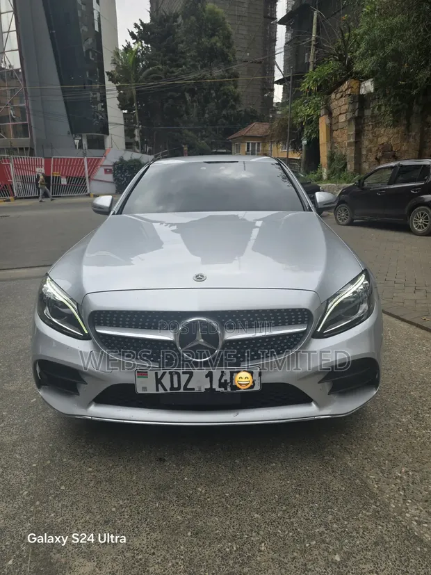 Mercedes-Benz C200 2019 Nyeusi - 1