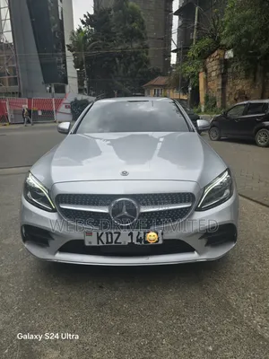Mercedes-Benz C200 2019 Nyeusi