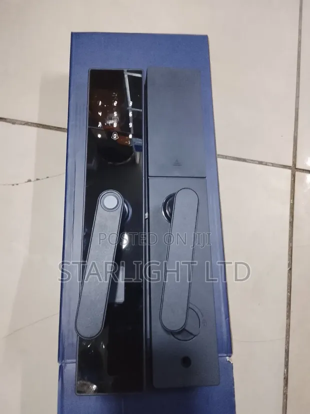 Modern Smart Door Lock with Fingerprint Handle - 1