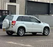 Suzuki Escudo 2008 Nyeupe - 2