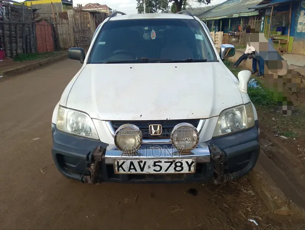 Honda CR-V 2002 White - 1