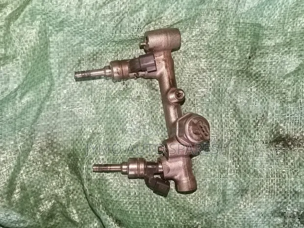 Subaru Forester SJ5 FA20 Fuel Injectors and Rail - 1