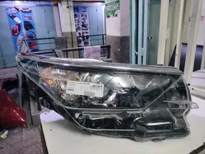 Kikoi cha Mbele cha Toyota Auris 2017 Kisicho na Xenon